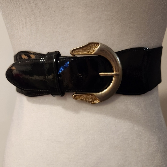 Black and Gold Vintage Belt - Picture 5 of 5